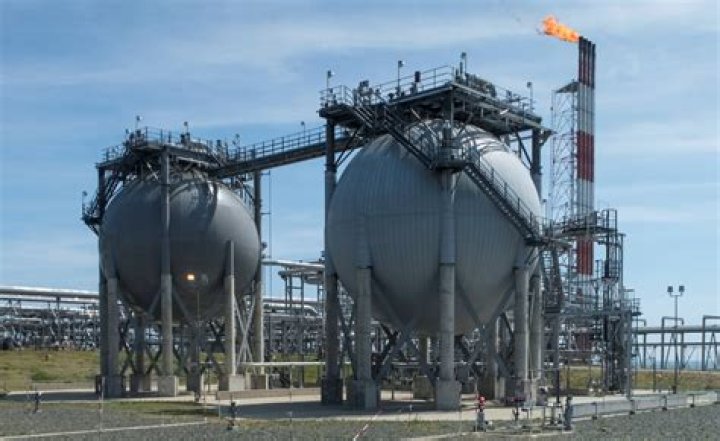 Can natural gas catch fire?