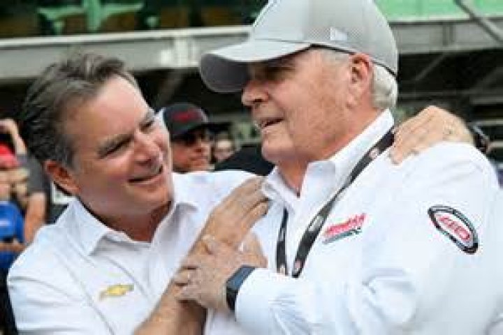 Does Jeff Gordon own part of Hendrick Motorsports?
