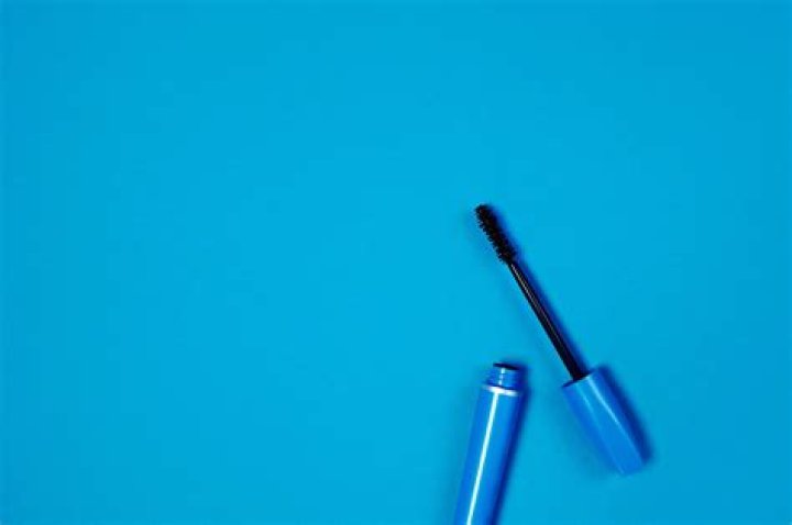 Does mascara have bat poop in it?