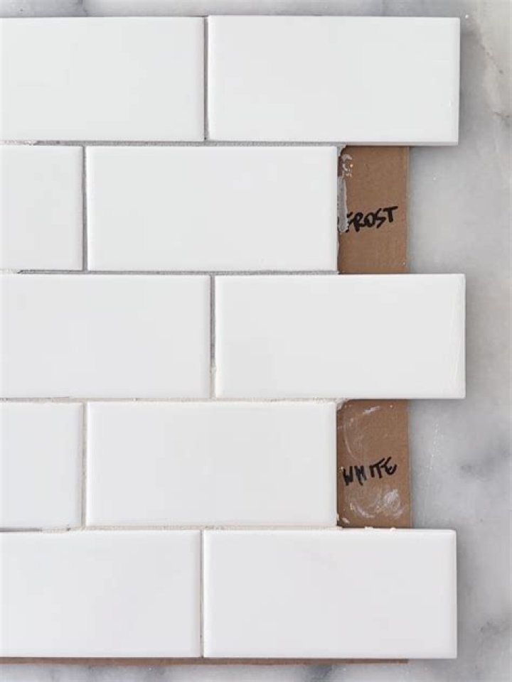 Does white grout turn yellow?