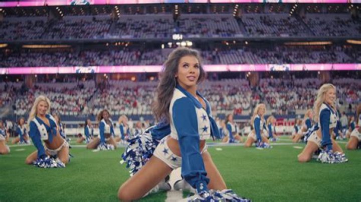 How much does a Denver Bronco Cheerleader make?