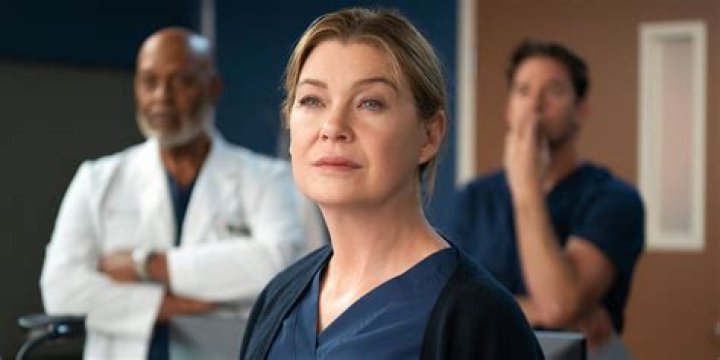 Is Meredith Grey a smoker?