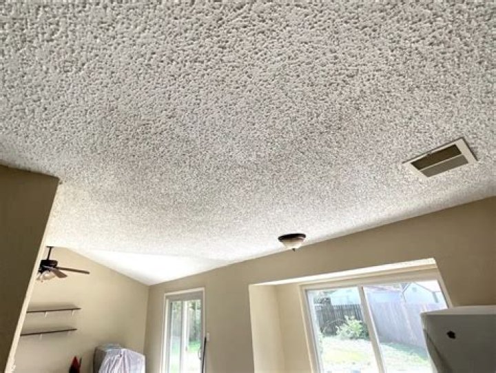 Was asbestos used in popcorn ceilings in 1986?