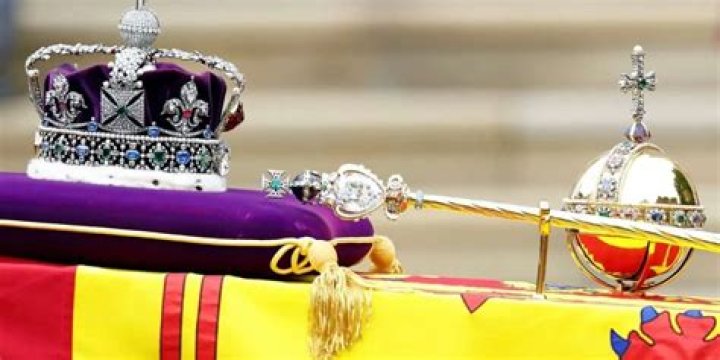 What are the royal colors?