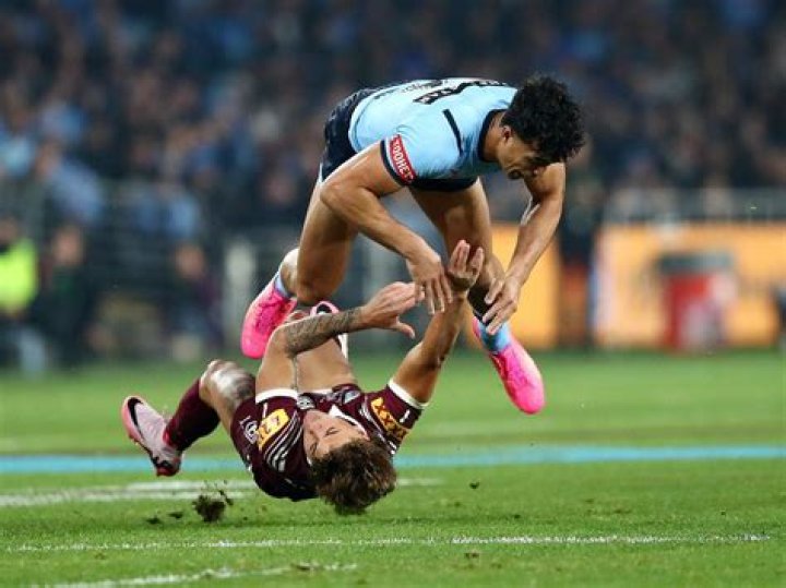 What player gets lifted in rugby?