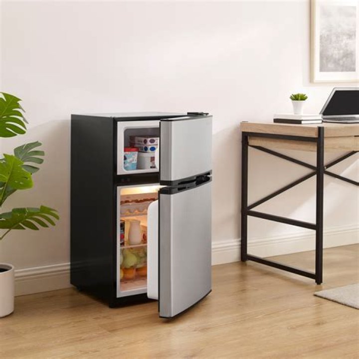 Which refrigerator is best for small family?